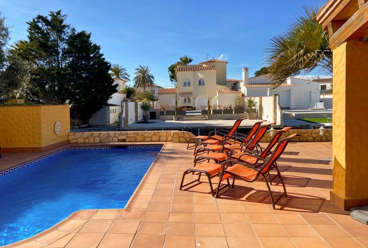 Ampuriahome Villa Hosting 15, Pool & Mooring Empuriabrava Exteriér fotografie